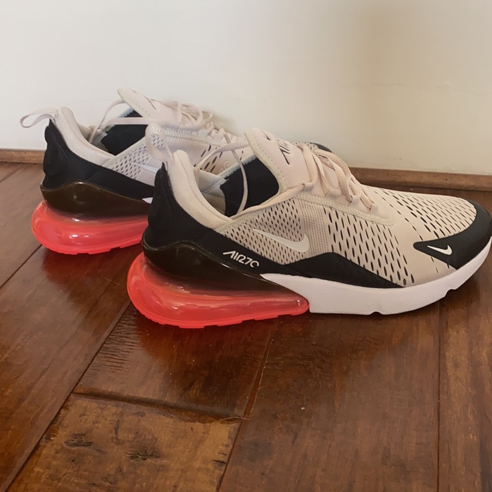 NWOB Nike Air Max 270 - 11